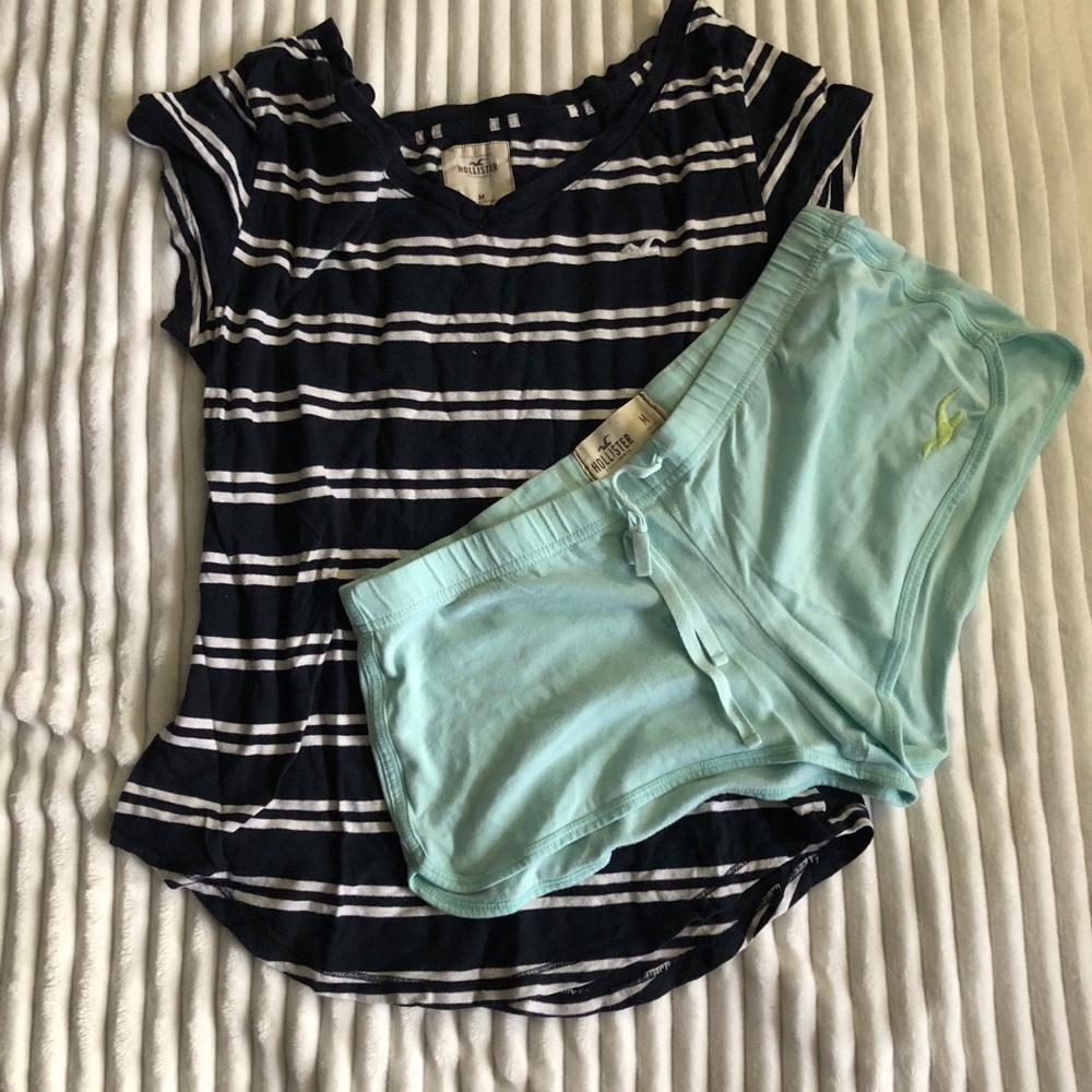 Hollister size Medium